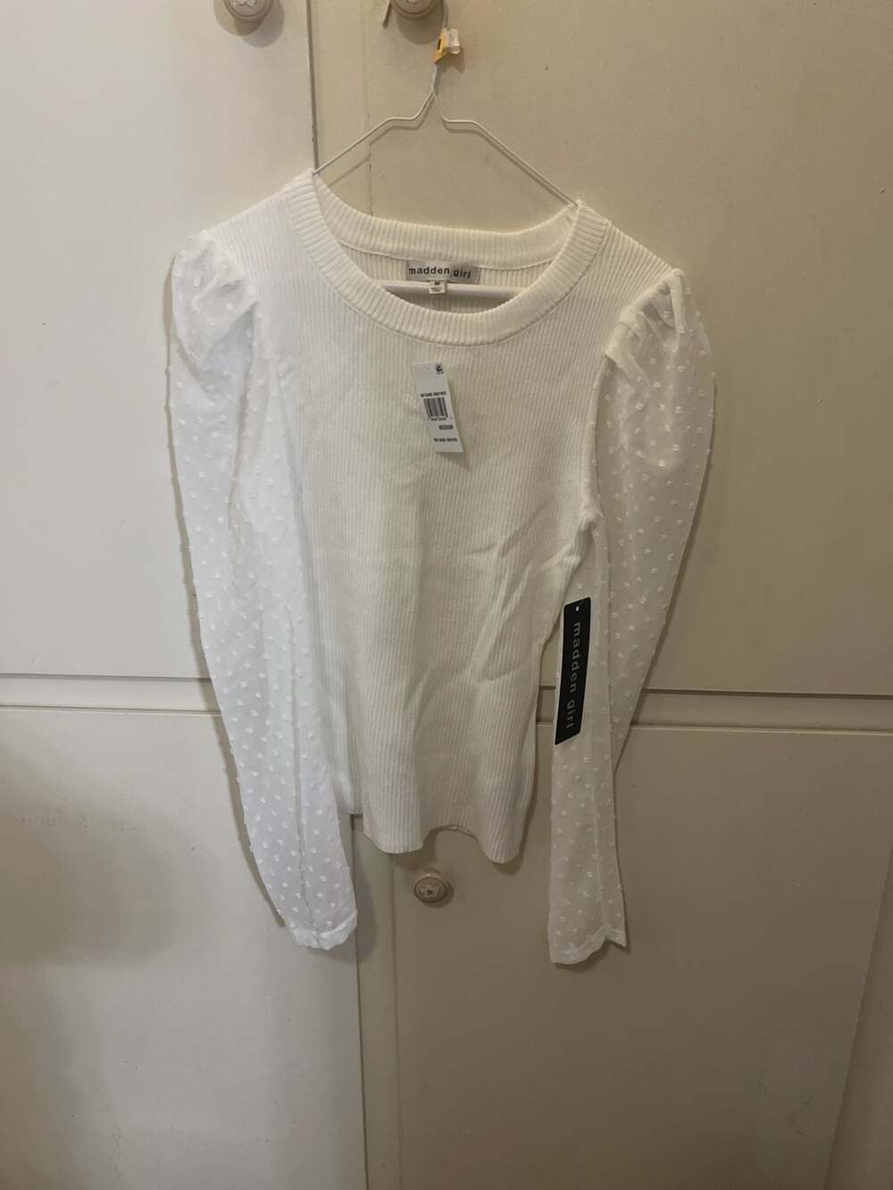Madden Girl Juniors' Ribbed Clip-Dot Sleeve Crew Neck Fine Gauge Sweater